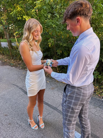 White Short Bodycon Prom Dress Mini Homecoming Dress HZ1023